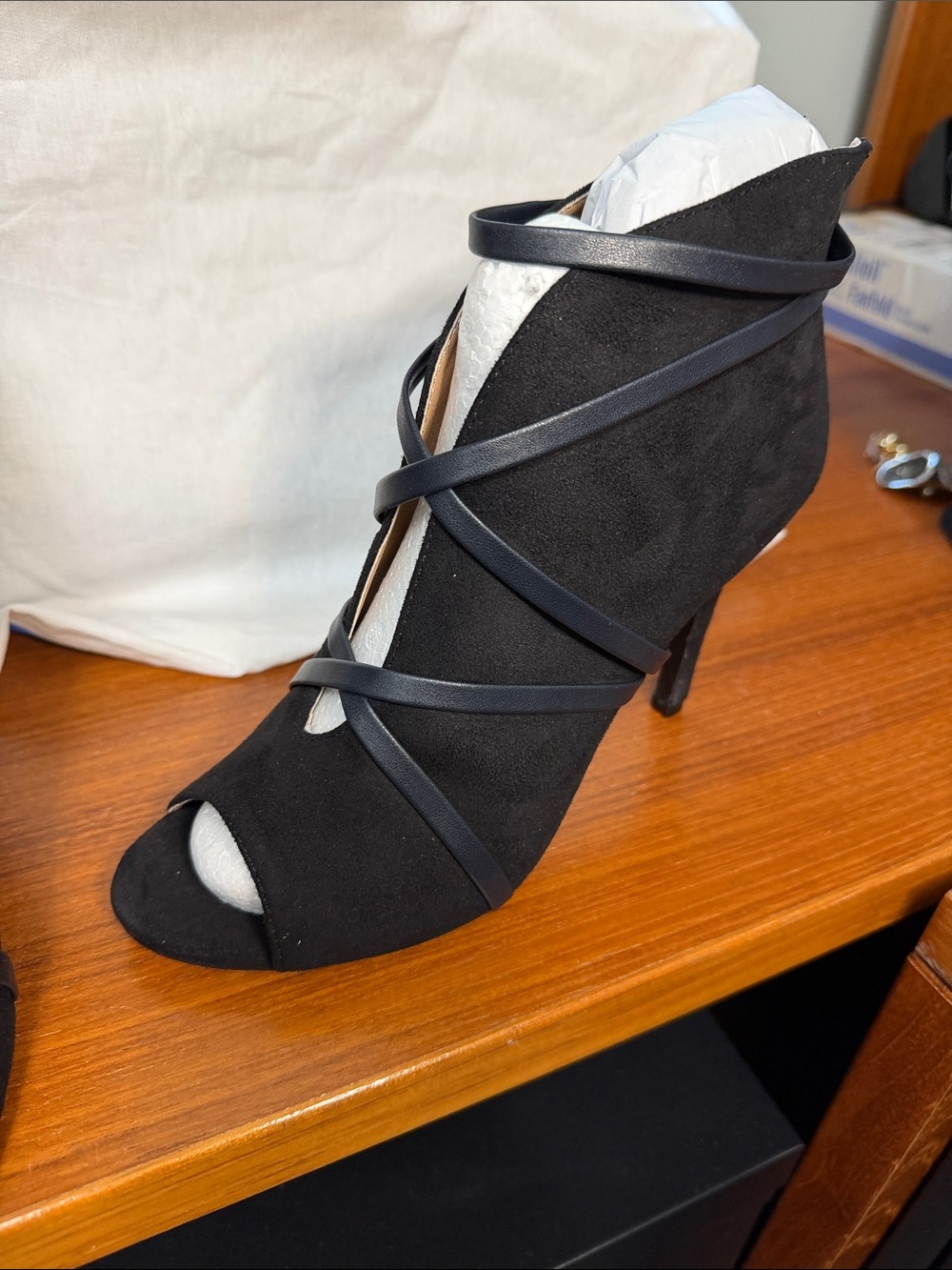 Black Women's Strappy Peep-Toe Ankle Booties - Picture 5 of 6
